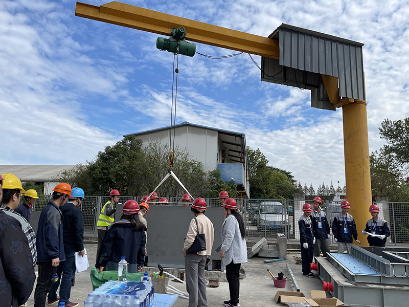 0.4 裝配式建筑構(gòu)件吊裝.jpg